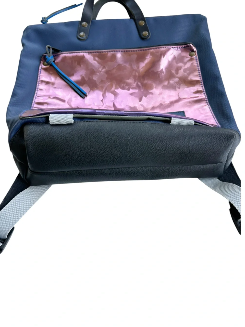 Daniel Chong Madrid • Waterproof Book Holder Backpack Metallic Rose/Navy